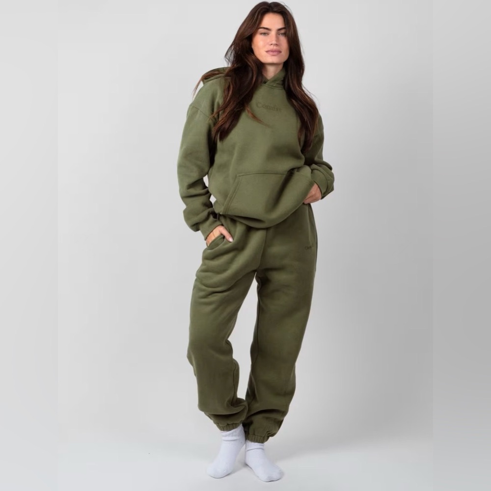Comfrt minimalist hoodie and sweatpants set | Size Large